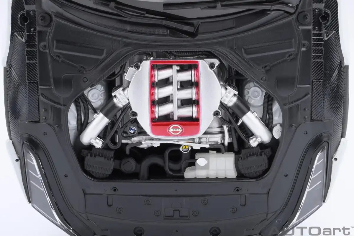 Autoart 1/18 Scale Nissan GT-R50 Italdesign Model Metallic White Black 77511