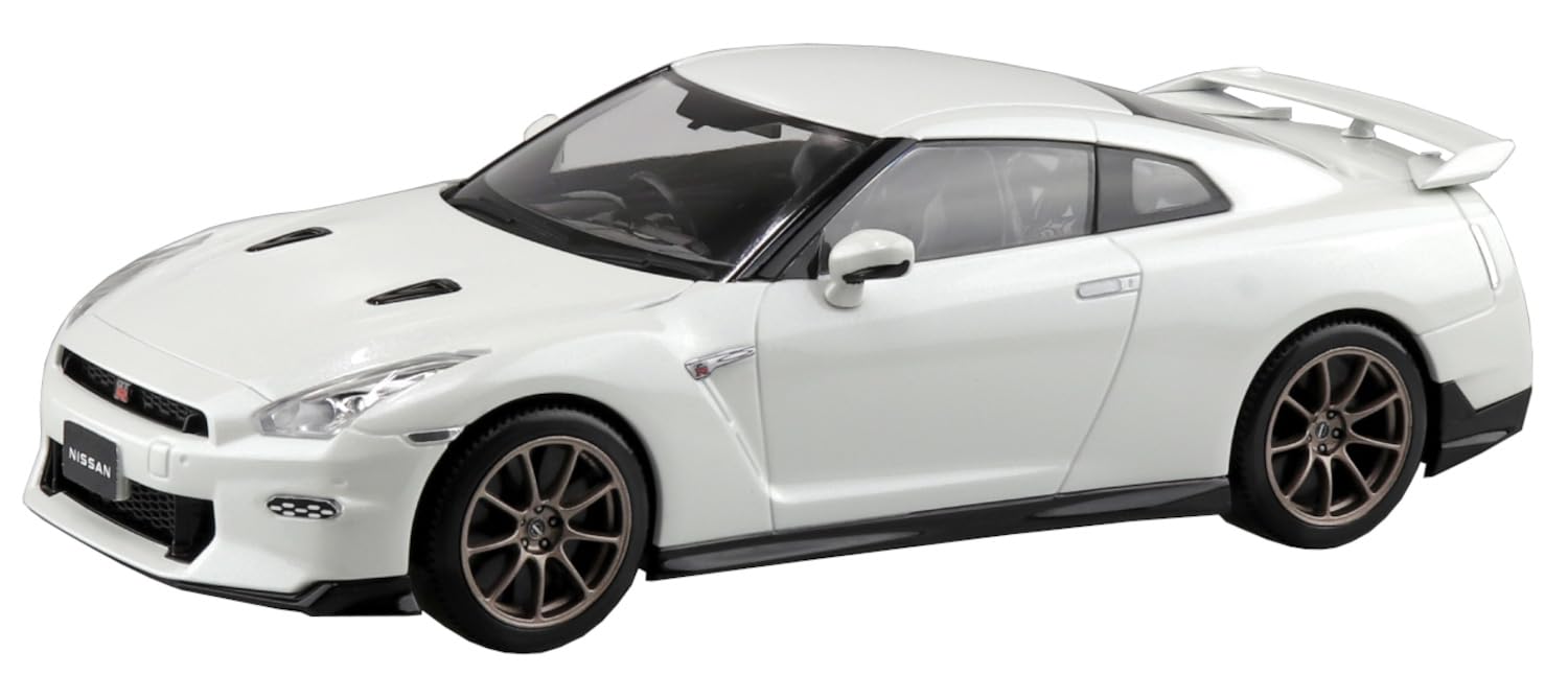 Aoshima 1/32 Rakupla R35 GT-R 2024 Model Brilliant White Pearl Kit