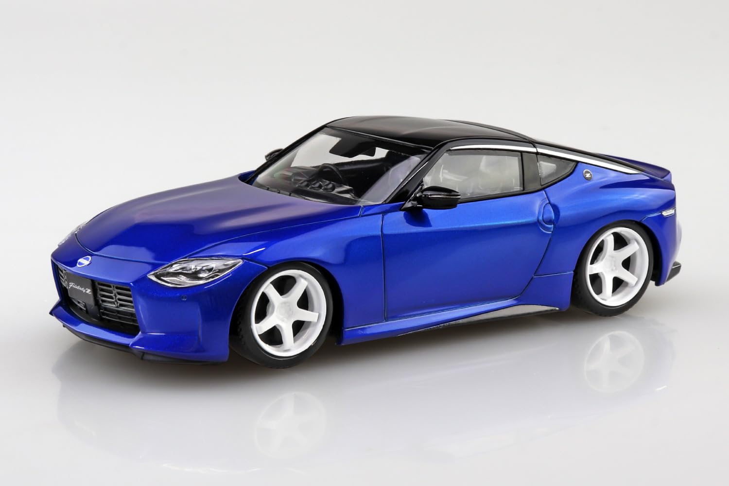Aoshima 1/32 Nissan RZ34 Fairlady Z Custom Wheel Model Blue Kit