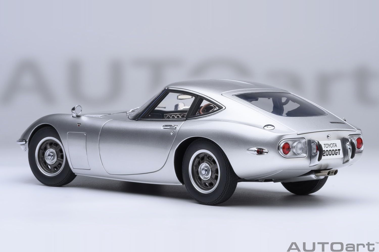 Modèle réduit en métal moulé sous pression Autoart Toyota 2000GT 1967 argent 79548