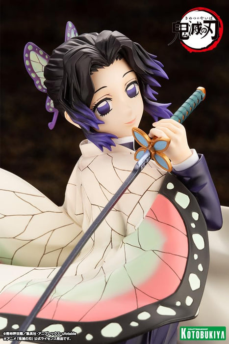 Figurine pré-peinte Kotobukiya Demon Slayer Shinobu Kocho à l'échelle 1/8