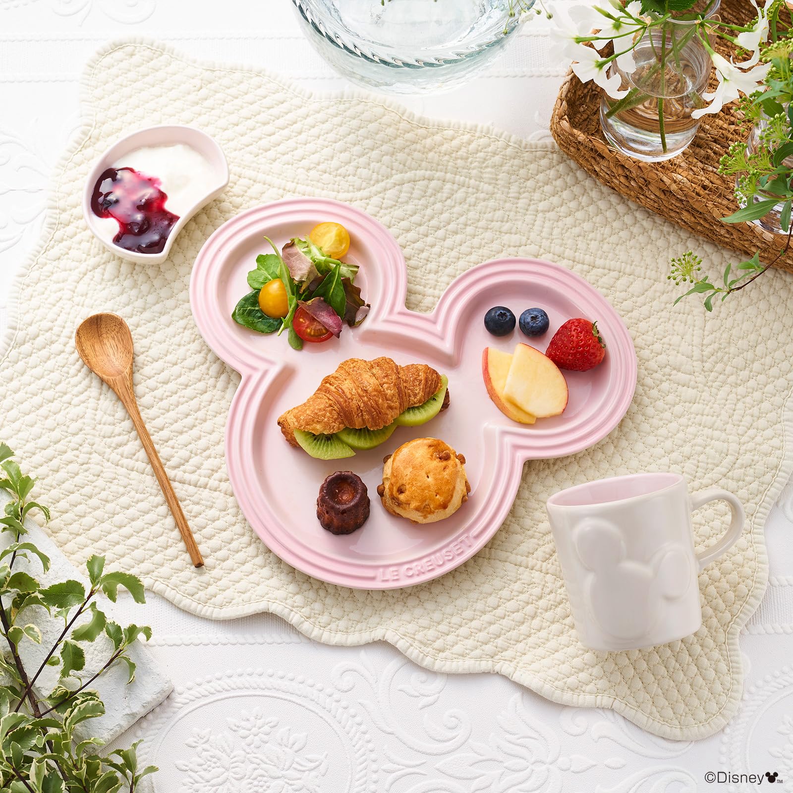 Le Creuset Disney Mickey Mouse Pink Tableware Set Microwave Dishwasher Safe- Japan Figure Store - #1 Bring To You The Best Japanese Goods