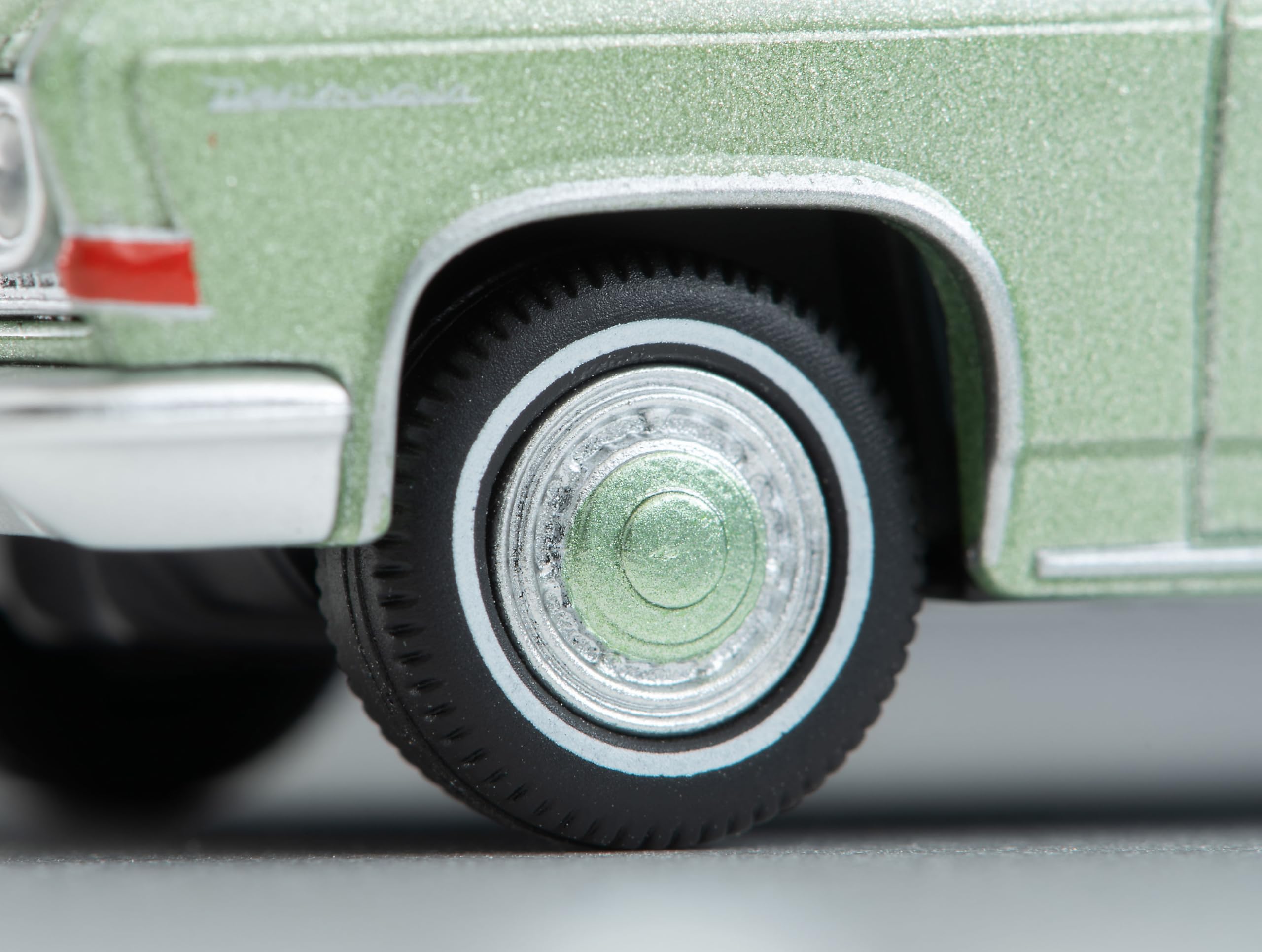 Tomytec Tomica Limited Vintage 1/64 Mitsubishi Debonair Green 1964 Model- Japan Figure Store - #1 Bring To You The Best Japanese Goods