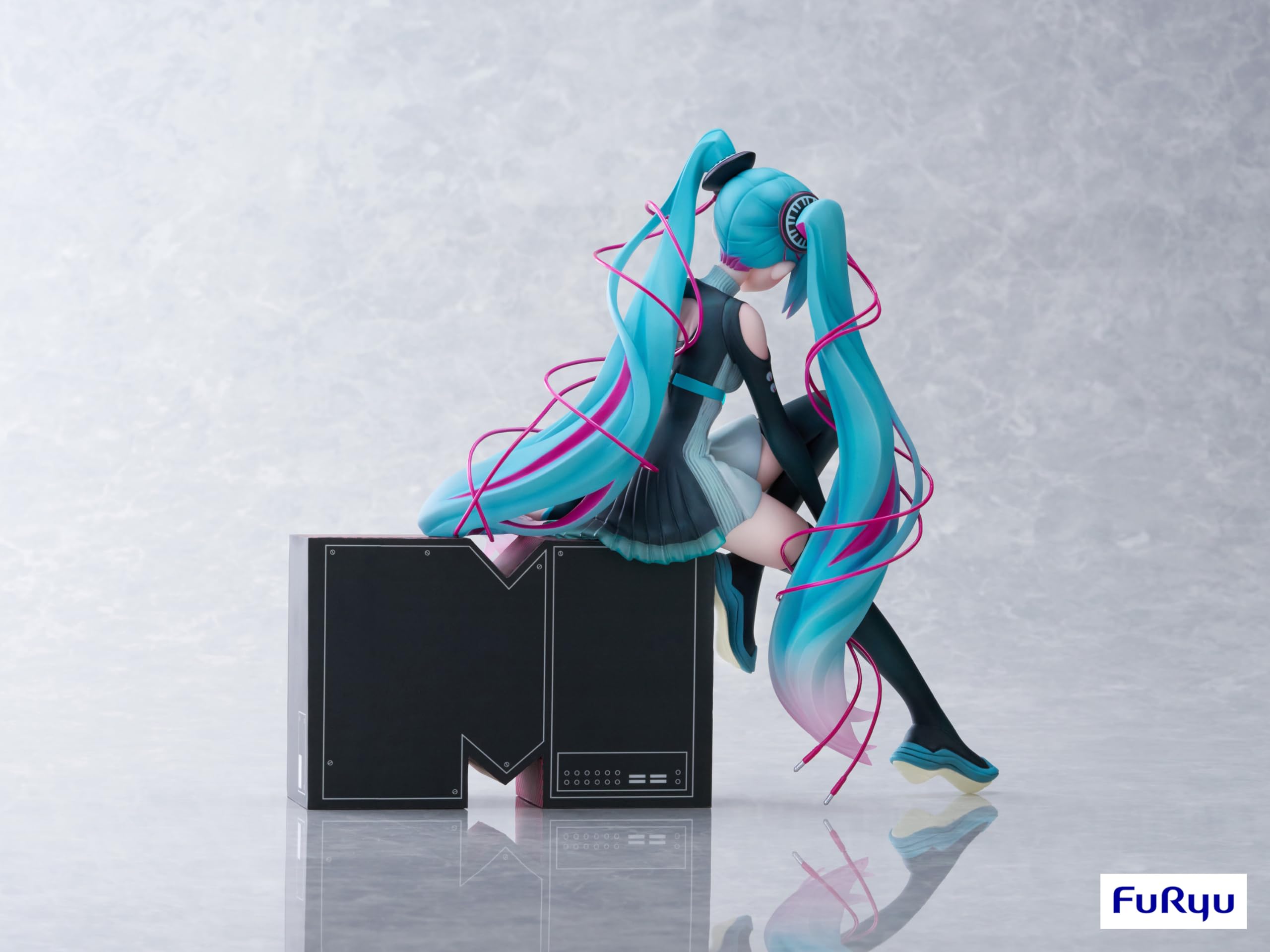 Furyu Hatsune Miku 1/7 PVC Figure- Japan Figure Store - #1 Bring To You The Best Japanese Goods