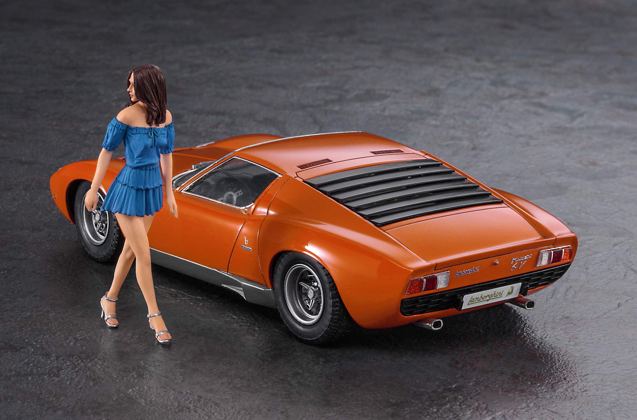 Hasegawa 20423 Lamborghini Miura P400 Sv W/Italian Girls Figure 1/24 Scale Kit- Japan Figure Store - #1 Bring To You The Best Japanese Goods