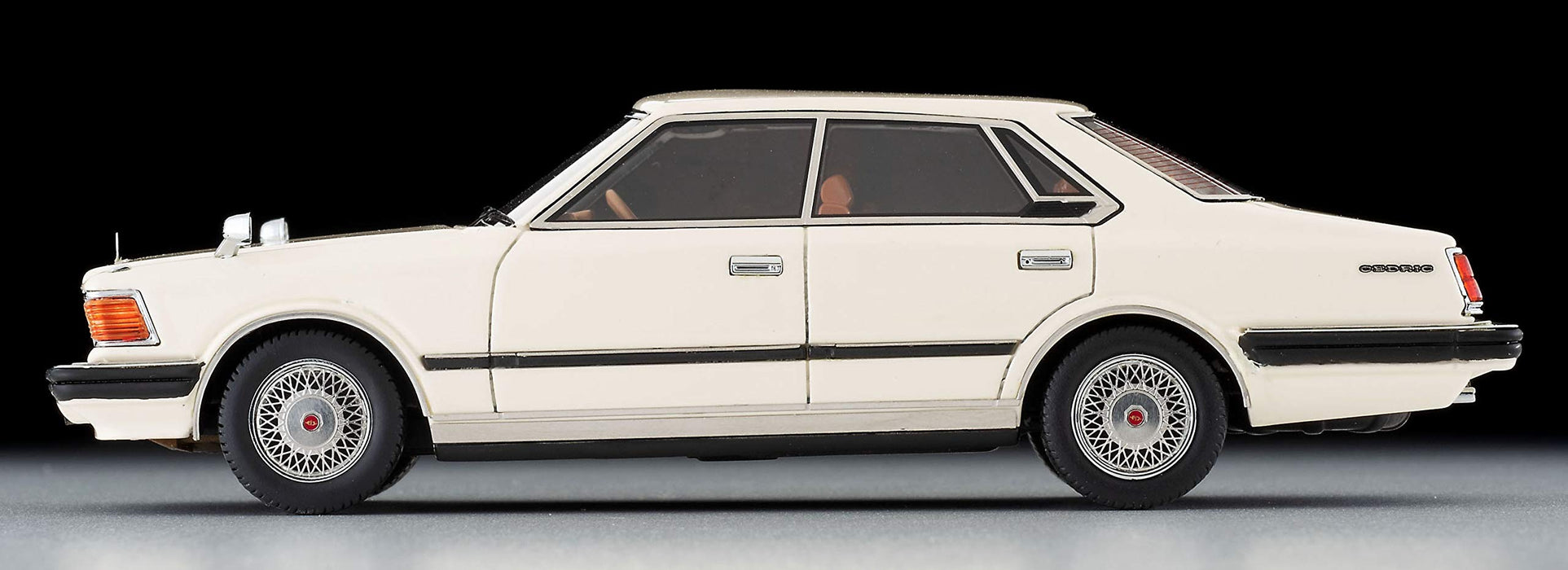 Tomytec Ignition Model Nissan Cedric HT 280E Brougham White 1/43 Scale Finished Product- Japan Figure Store - #1 Bring To You The Best Japanese Goods