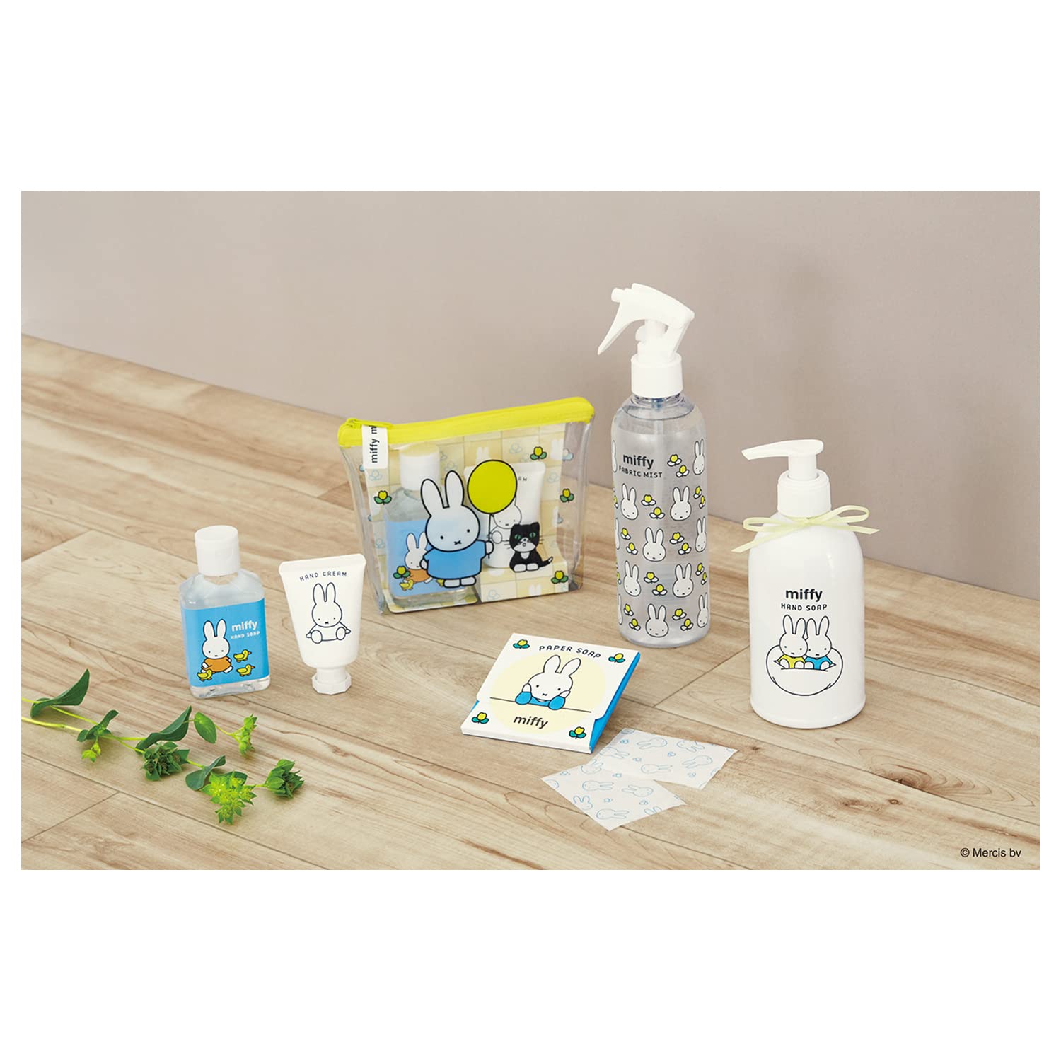 Miffy Hand Care Set (Mini Hand Soap 70Ml, Hand Cream 20G) Sweet And Gentle Soap Scent Loved By Everyone- Japan Figure Store - #1 Bring To You The Best Japanese Goods