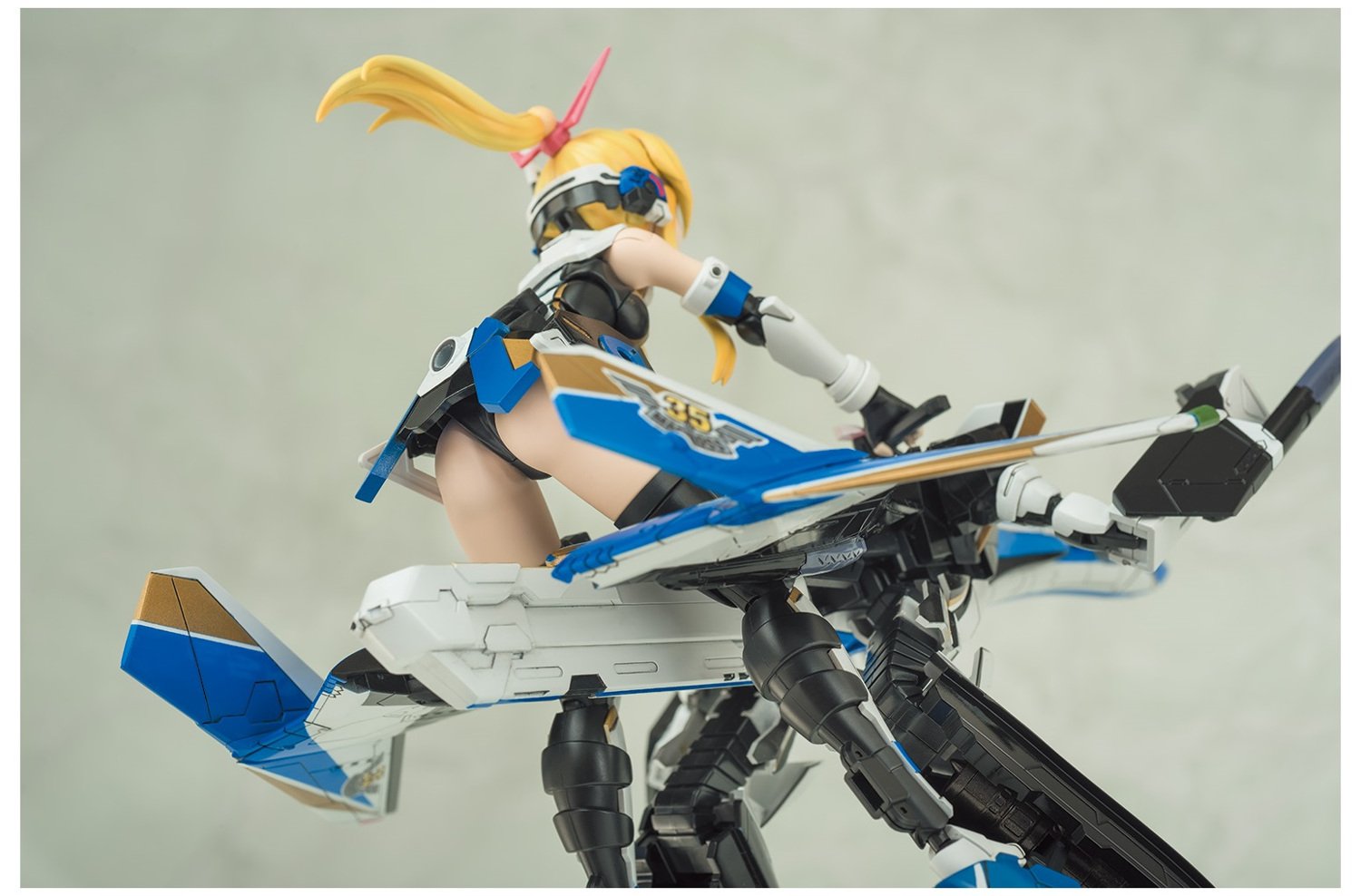Aoshima Bunka V.F.G. Macross Delta VF-31J Siegfried Macross 35th Anniversary Japanese Figure- Japan Figure Store - #1 Bring To You The Best Japanese Goods