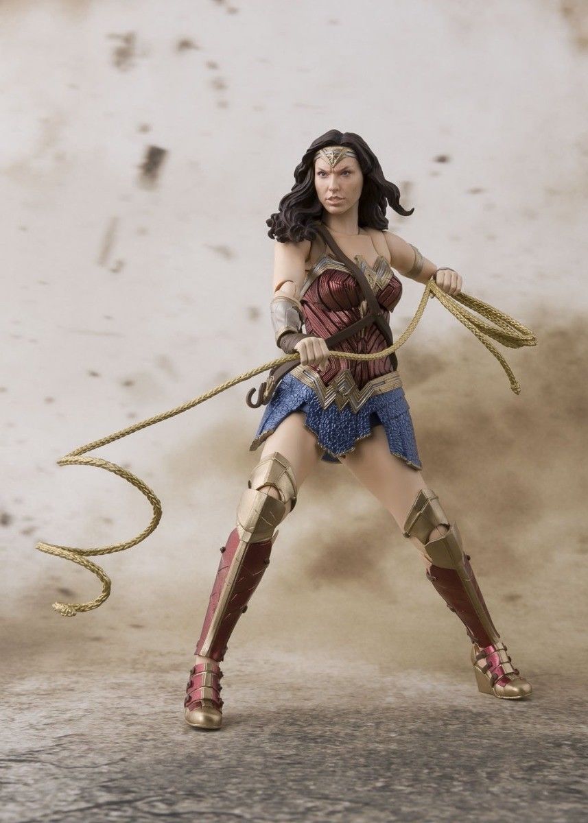 S.h.figuarts Dc Comics Justice Learge Wonder Woman Action Figure Bandai- Japan Figure Store - #1 Bring To You The Best Japanese Goods