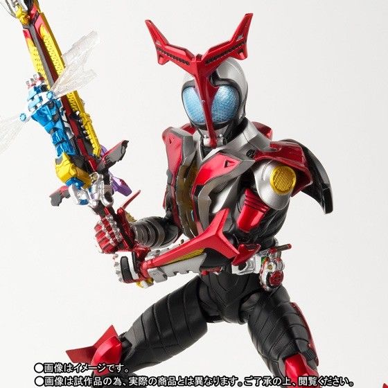 S.h.figuarts Masked Kamen Rider Kabuto Hyper Form Shinkocchou Seihou Renewal- Japan Figure Store - #1 Bring To You The Best Japanese Goods