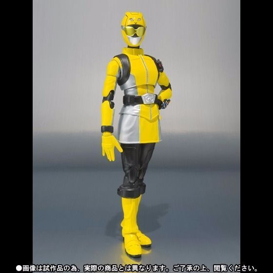 S.h.figuarts Tokumei Sentai Go Busters Yellow Buster & Usada Lettuce Bandai- Japan Figure Store - #1 Bring To You The Best Japanese Goods