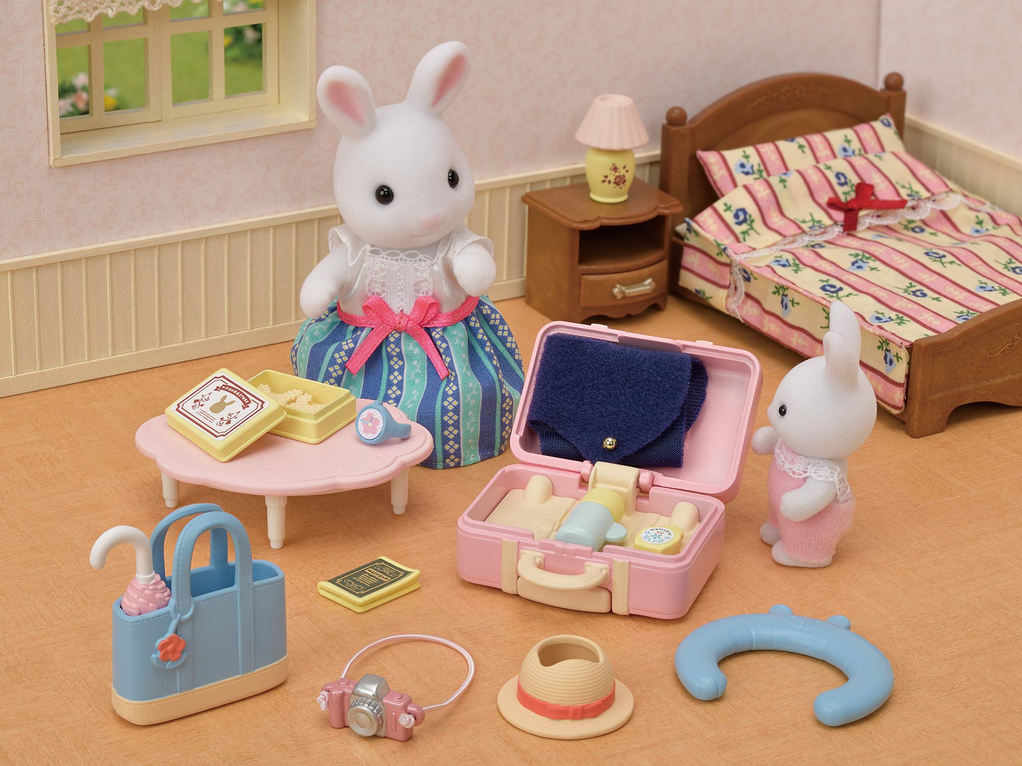 Epoch Sylvanian Families White Rabbit's Travel Dollhouse Set Toy for 3+ Years- Japan Figure Store - #1 Bring To You The Best Japanese Goods