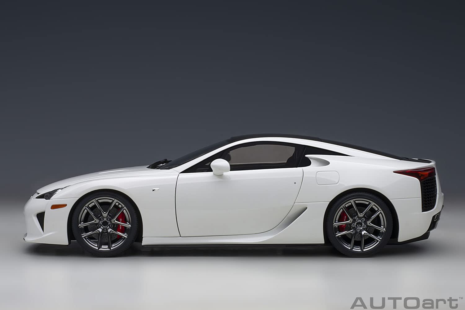 Autoart 1/18 Lexus LFA Whitest White Black Carbon Finished Model- Japan Figure Store - #1 Bring To You The Best Japanese Goods