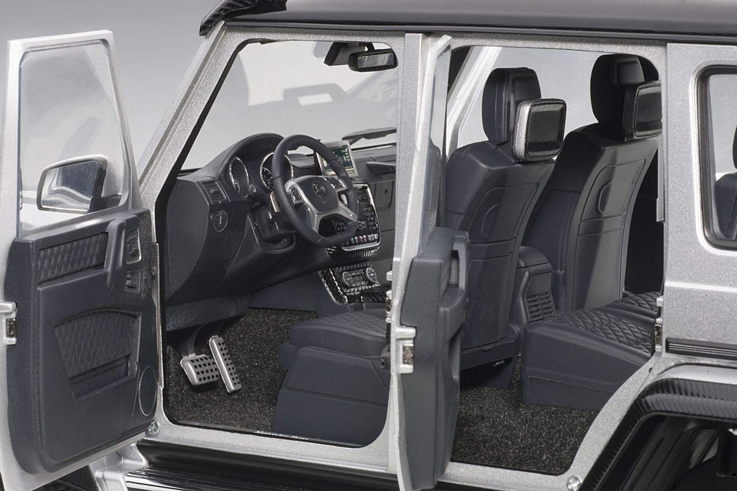 Autoart 1/18 Mercedes-Benz G500 4X4 Squared Silver Diecast Model- Japan Figure Store - #1 Bring To You The Best Japanese Goods