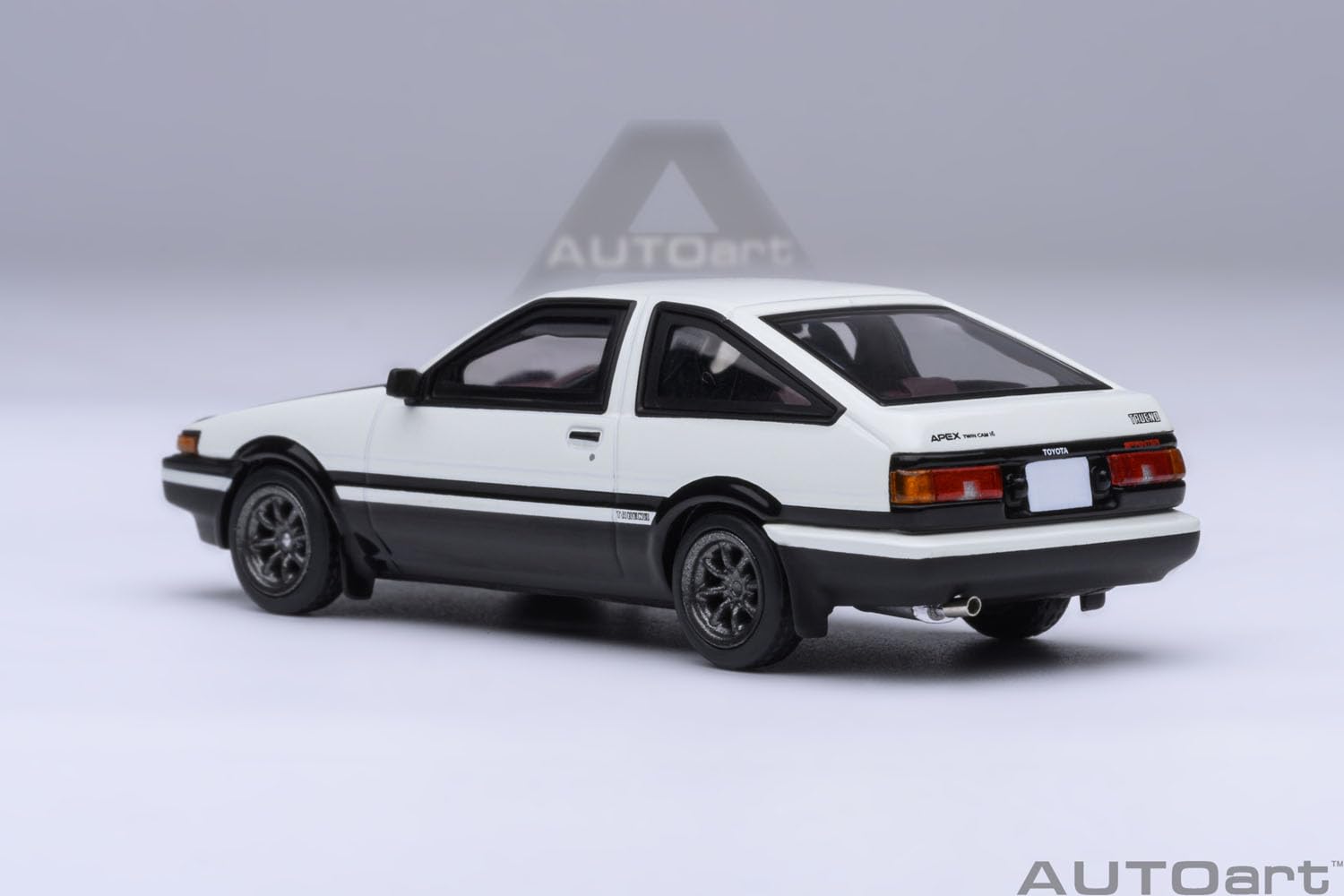 Autoart 1/64 Toyota Sprinter Trueno AE86 Initial D Project D Final Version