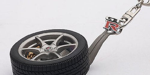 Autoart Nissan Skyline GTR R34 Wheel Keychain with GTR Emblem- Japan Figure Store - #1 Bring To You The Best Japanese Goods