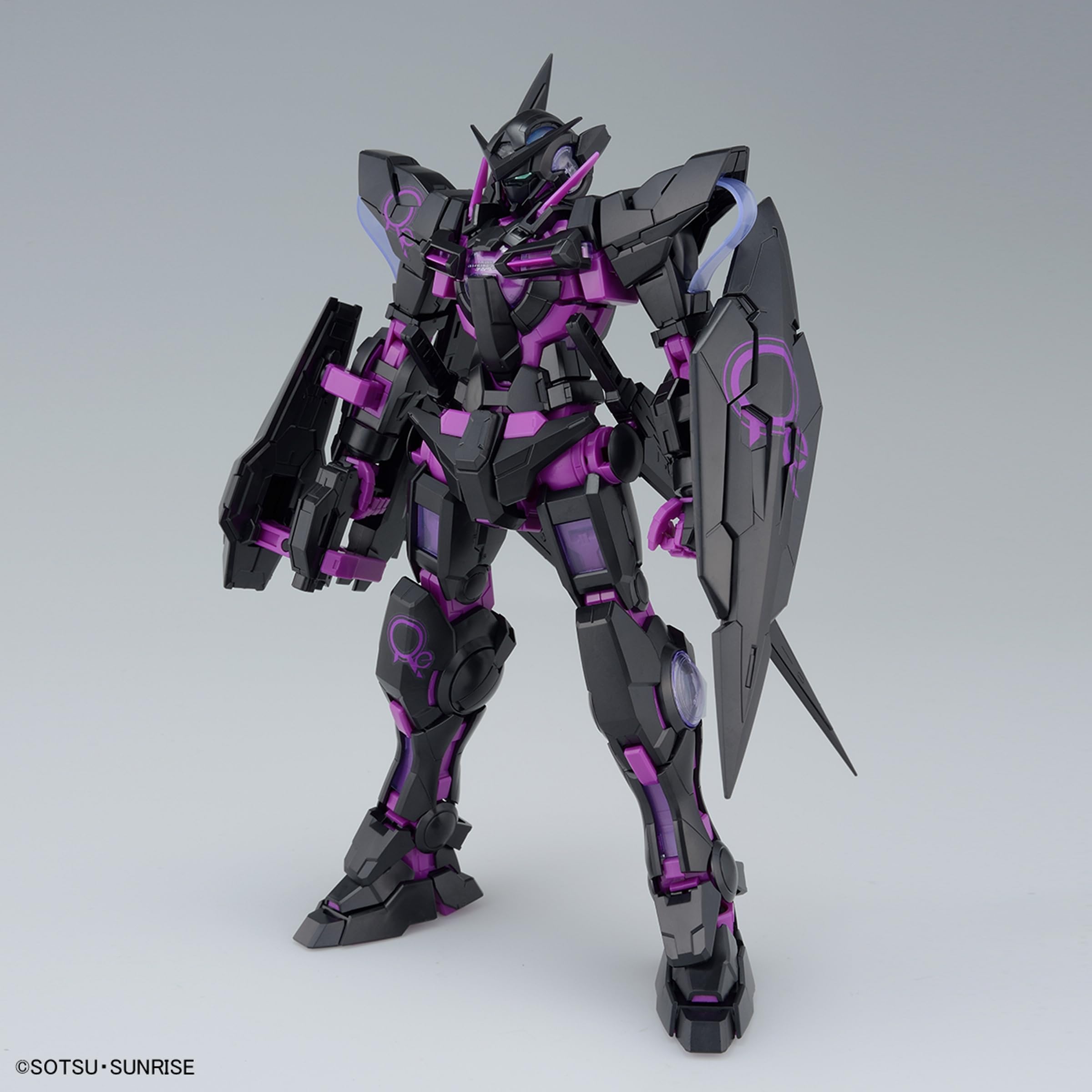 Bandai MG 1/100 Gundam Exia Neon Purple Mobile Suit Gundam 00 Exklusiv