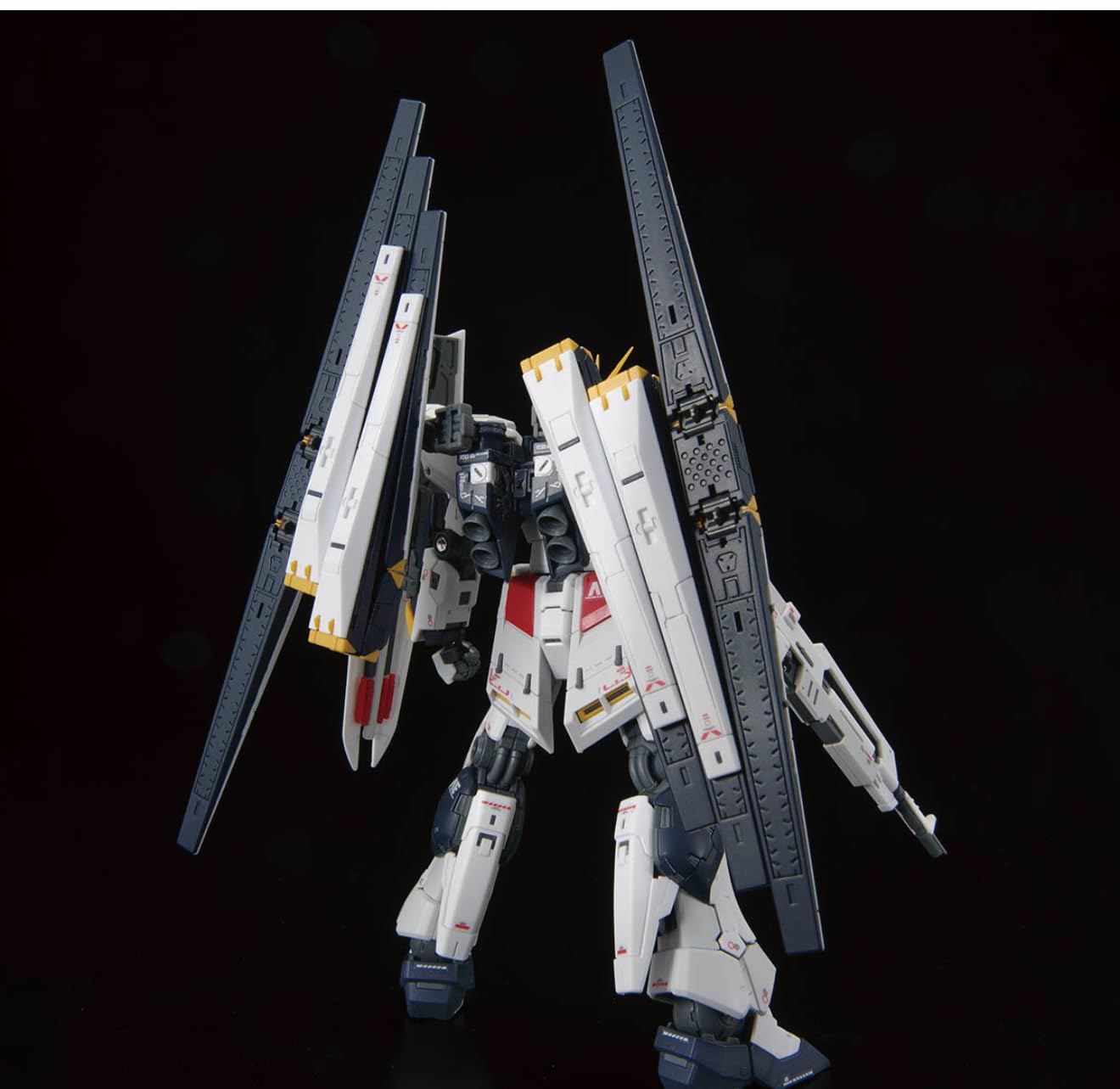 Bandai Spirits RG 1/144 Nu Gundam Double Fin Funnel - Kit de maquette