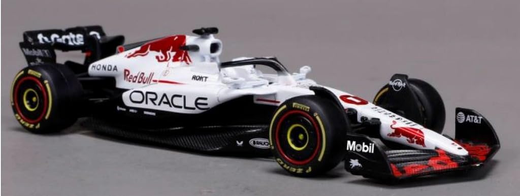 Modèle réduit 1/43 de la Oracle Red Bull RB21 2025, GP du Japon, pilotée par Verstappen, de la marque Kyosho Burago.