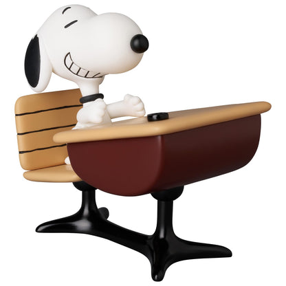 Medicom Toy UDF No.844 Peanuts Series Snoopy with Desk 85mm Figure