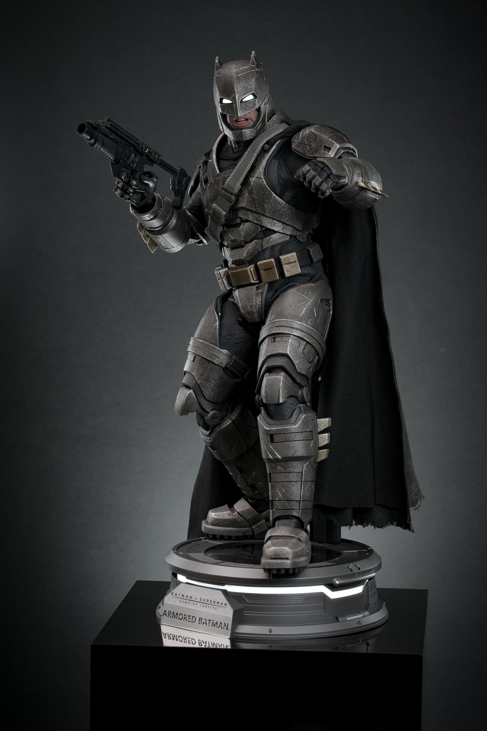 Hot Toys Movie Masterpiece Diecast Armored Batman 1/6 Scale Figure 2.0