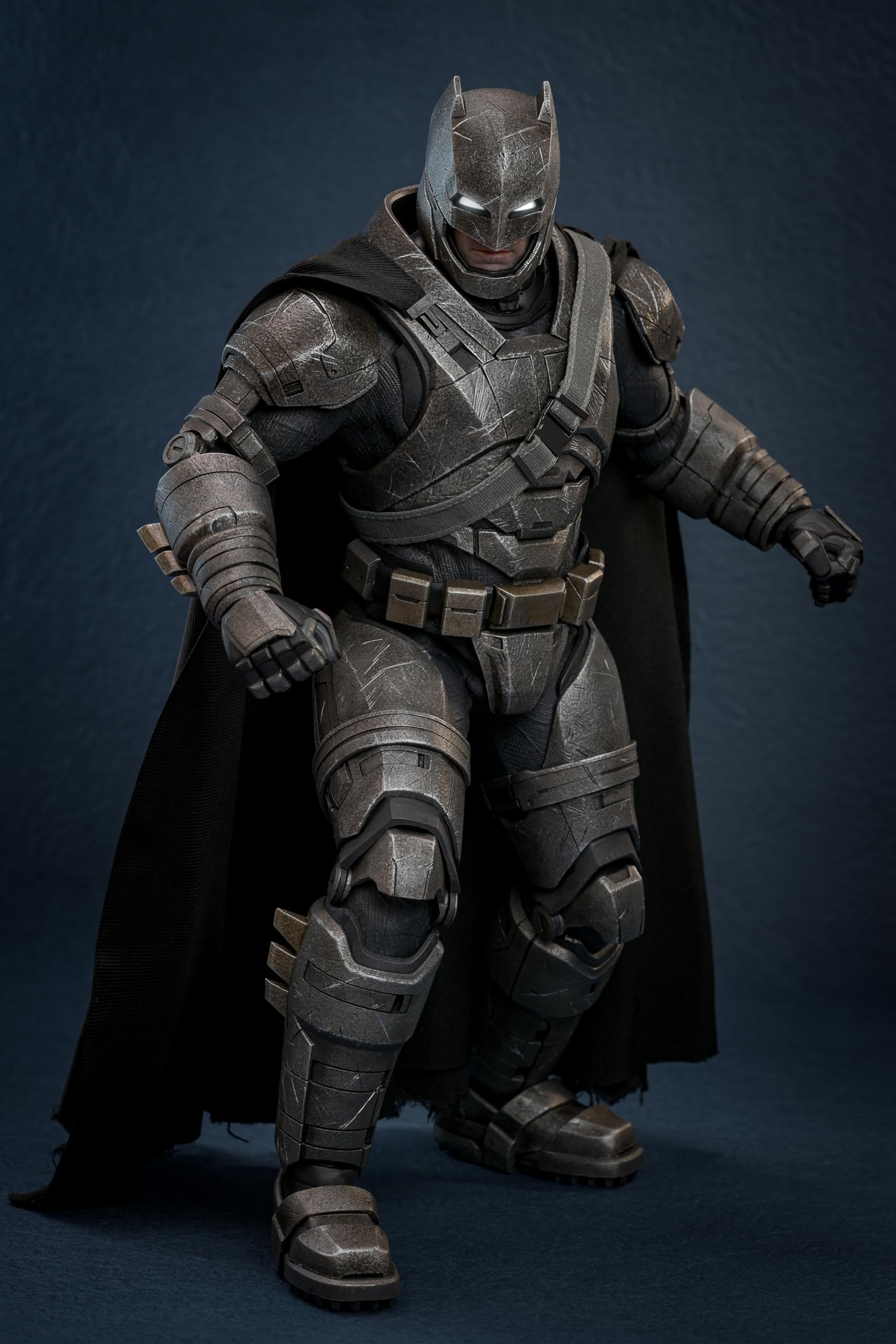 Hot Toys Movie Masterpiece Diecast Armored Batman 1/6 Scale Figure 2.0