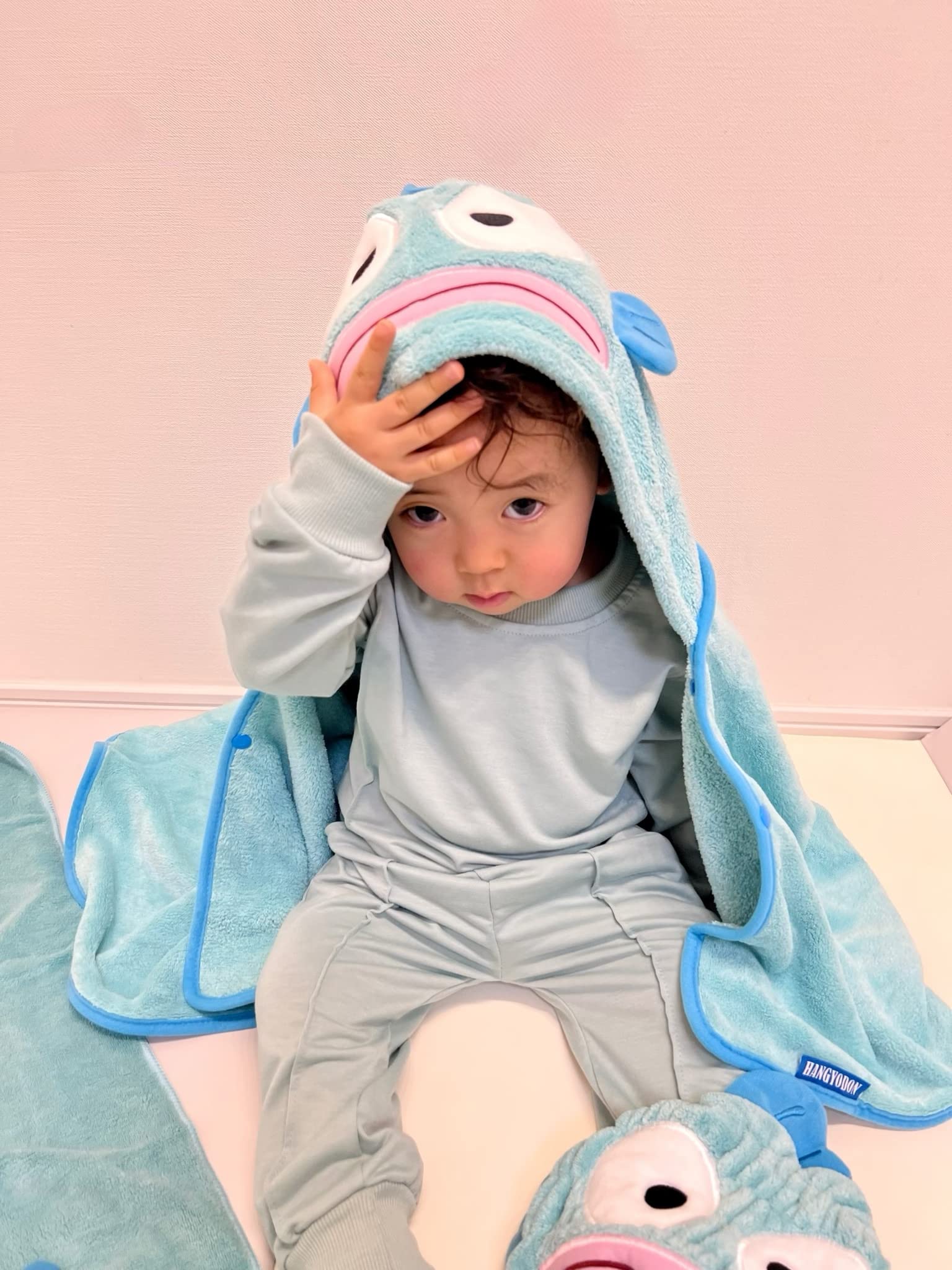 Skater Quick-Drying Absorbent Hooded Bath Poncho Hangyodon 108x92cm BPO1-A- Japan Figure Store - #1 Bring To You The Best Japanese Goods