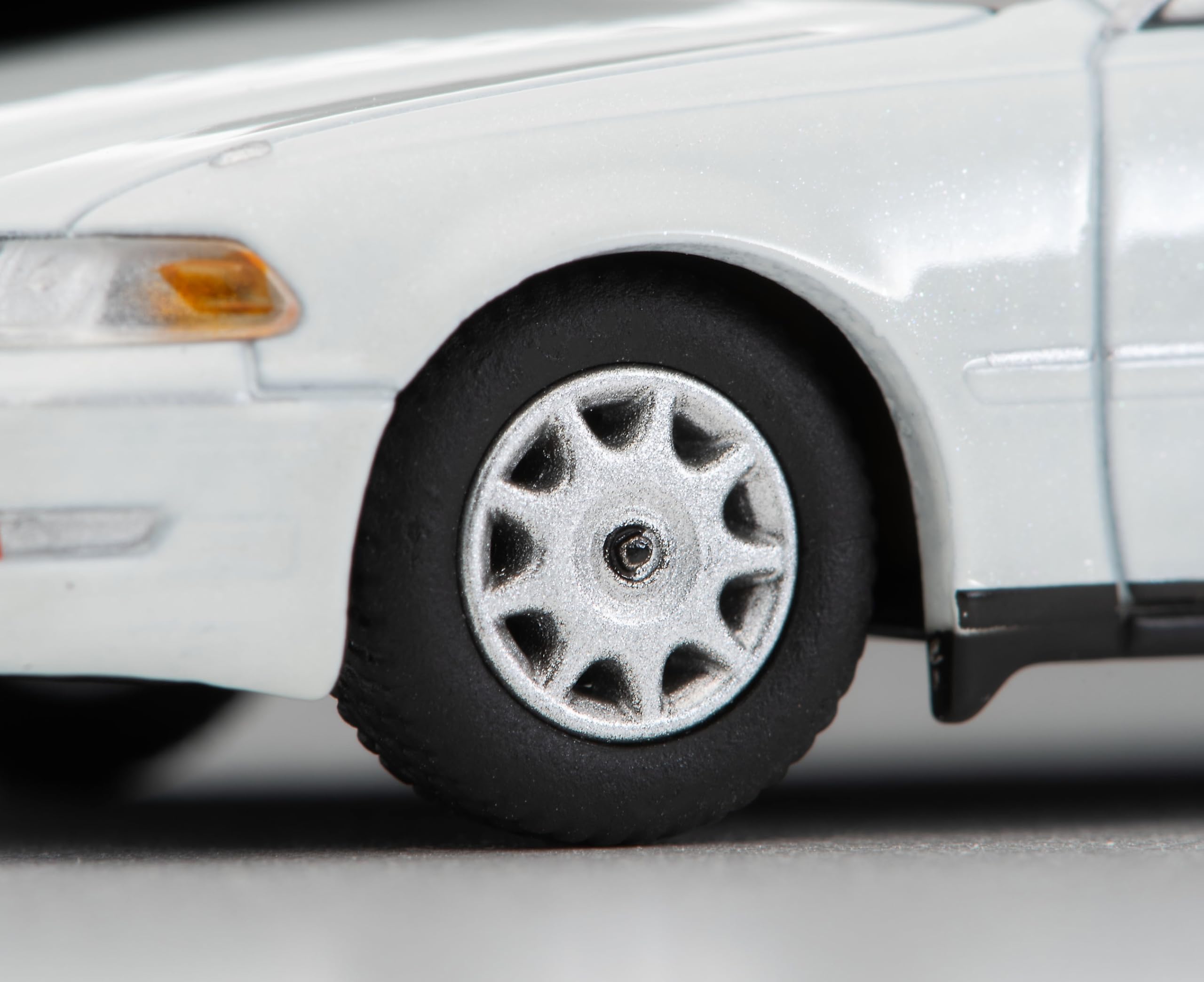 Tomytec Tomica Limited Vintage Neo Lv-N311A Toyota Mark II Grande Pearl White 2000- Japan Figure Store - #1 Bring To You The Best Japanese Goods