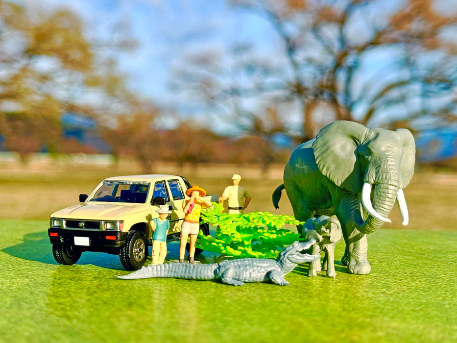 Tomytec Safari 2 Toyota Hilux 4WD Pickup Double Cab Model Set- Japan Figure Store - #1 Bring To You The Best Japanese Goods