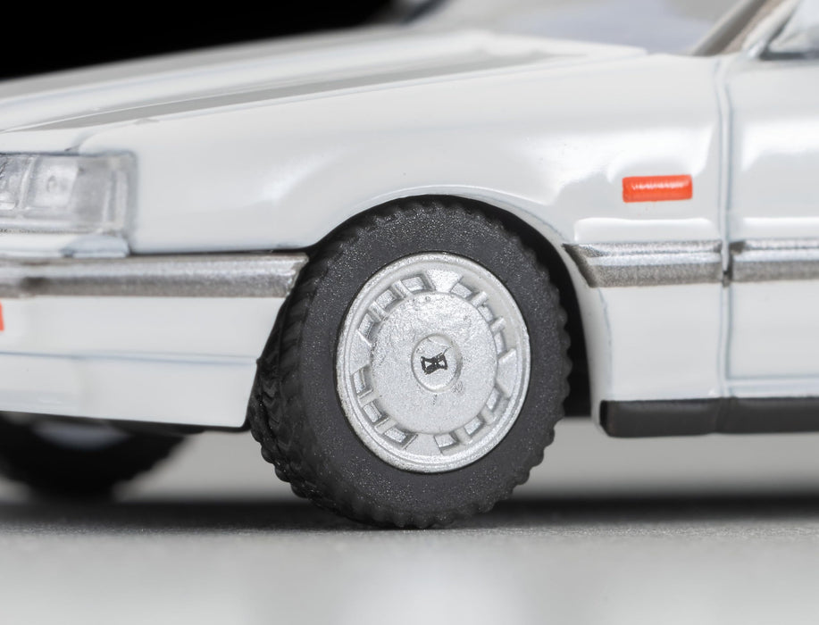 Tomytec Nissan Skyline 4-Door 1800 Passage White 1985 Model 336068