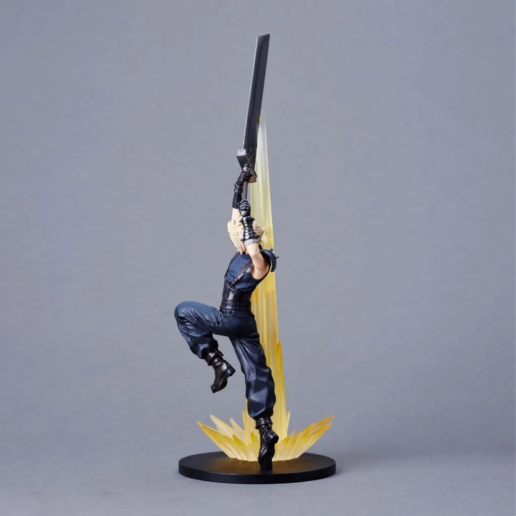 Square Enix Final Fantasy VII Regeneration Cloud Statue War Edition