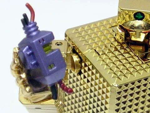 Tamashii Nations Soul of Chogokin GX32 Gold Lightan Figure Collectible