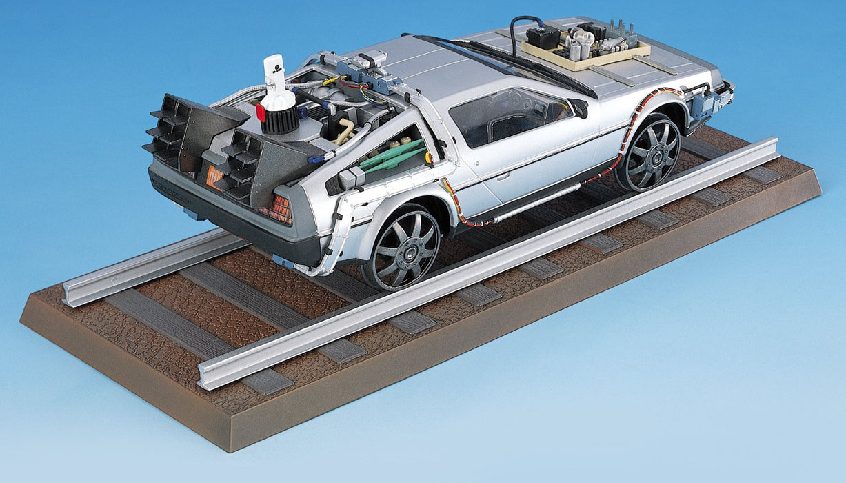 Aoshima 59180 Back to the Future Part 3 Delorean With Railraod 1/24 Plastic Car Model Kit- Japan Figure Store - #1 Bring To You The Best Japanese Goods