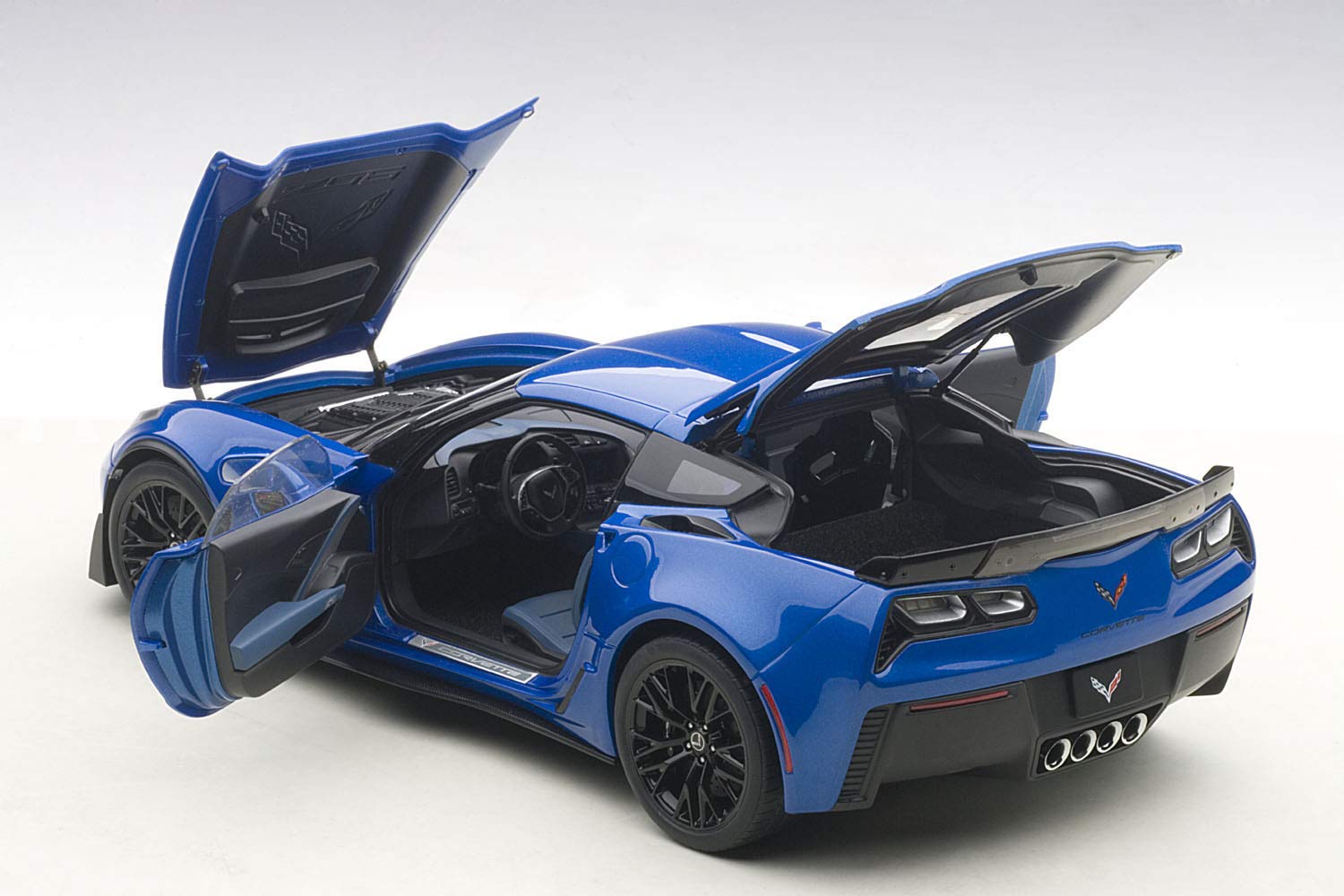Autoart 1/18 Corvette Z06 Blue- Japan Figure Store - #1 Bring To You The Best Japanese Goods