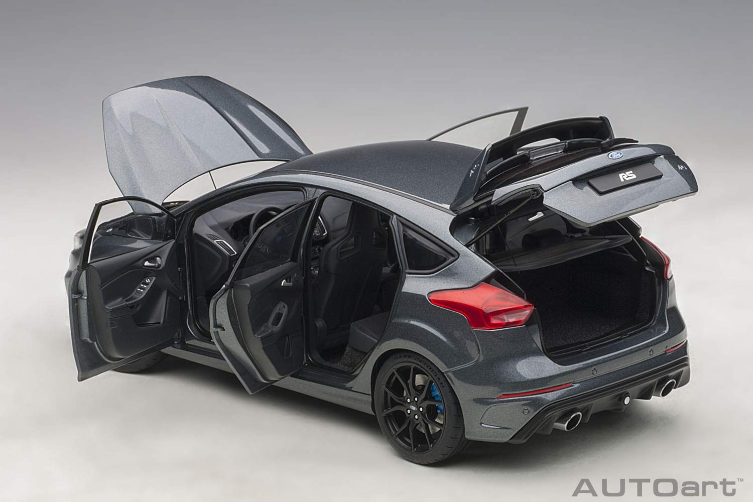 Autoart 1/18 Ford Focus RS Gray- Japan Figure Store - #1 Bring To You The Best Japanese Goods
