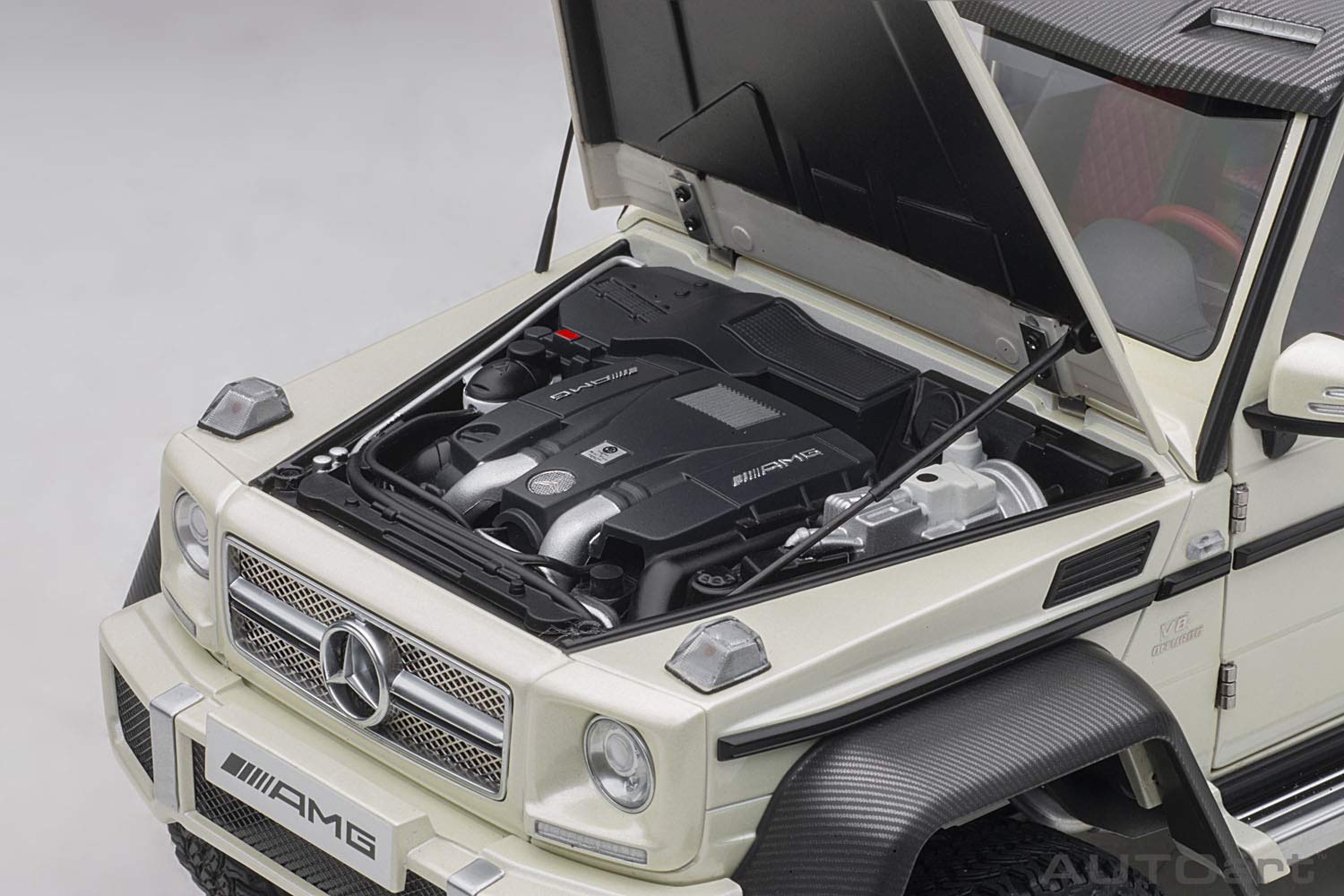 Autoart 1/18 Mercedes-Benz G63 AMG 6X6 Pearl White 76307- Japan Figure Store - #1 Bring To You The Best Japanese Goods