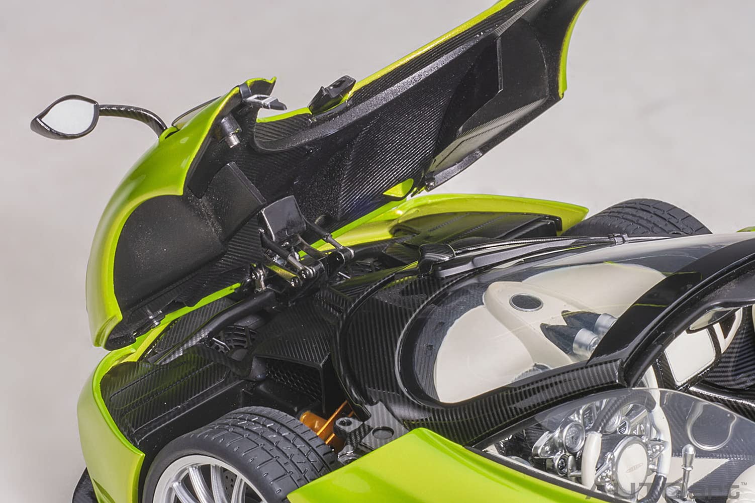Autoart 1/18 Pagani Huayra Roadster 78288 Light Green- Japan Figure Store - #1 Bring To You The Best Japanese Goods