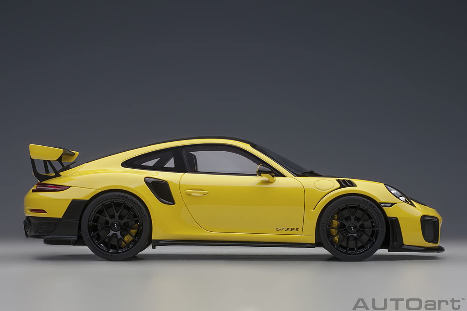 Autoart 1/18 Porsche 911 (991.2) GT2 RS Weissach Pkg Yellow/Carbon Black 78172- Japan Figure Store - #1 Bring To You The Best Japanese Goods