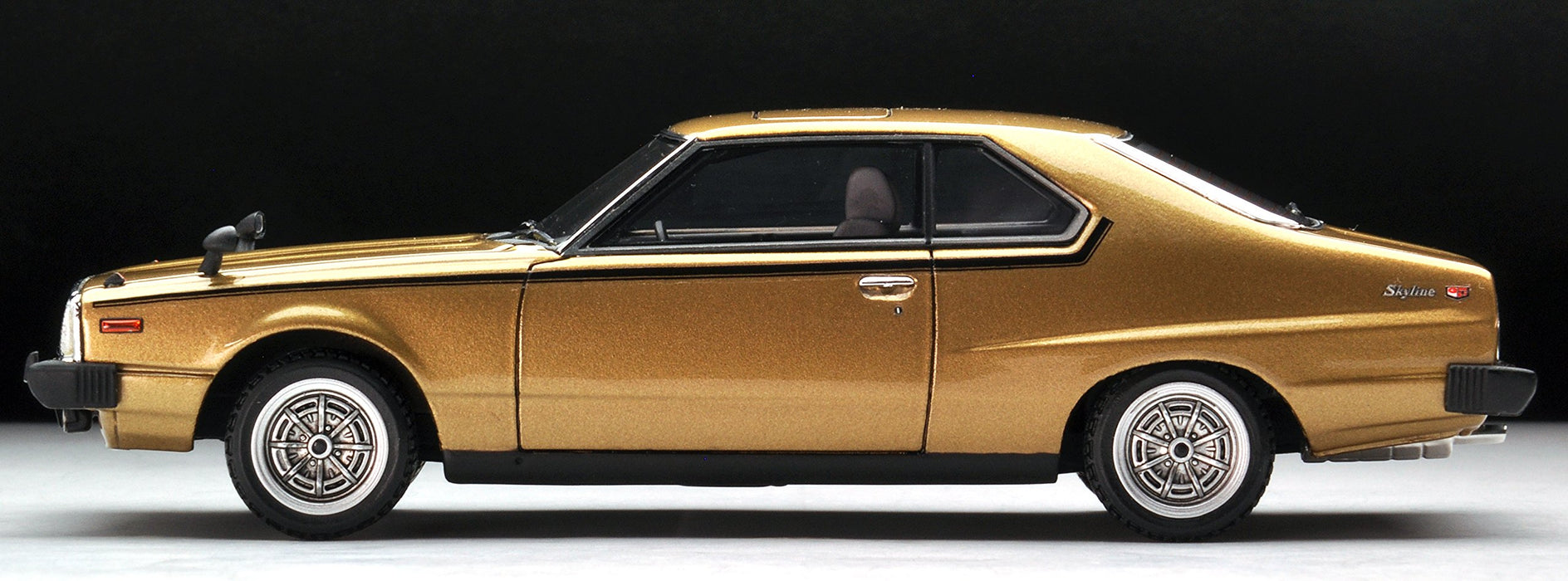 Tomytec Ignition Model Nissan Skyline 2000Gt-Es 1/43 Scale Golden Car Finished Product- Japan Figure Store - #1 Bring To You The Best Japanese Goods