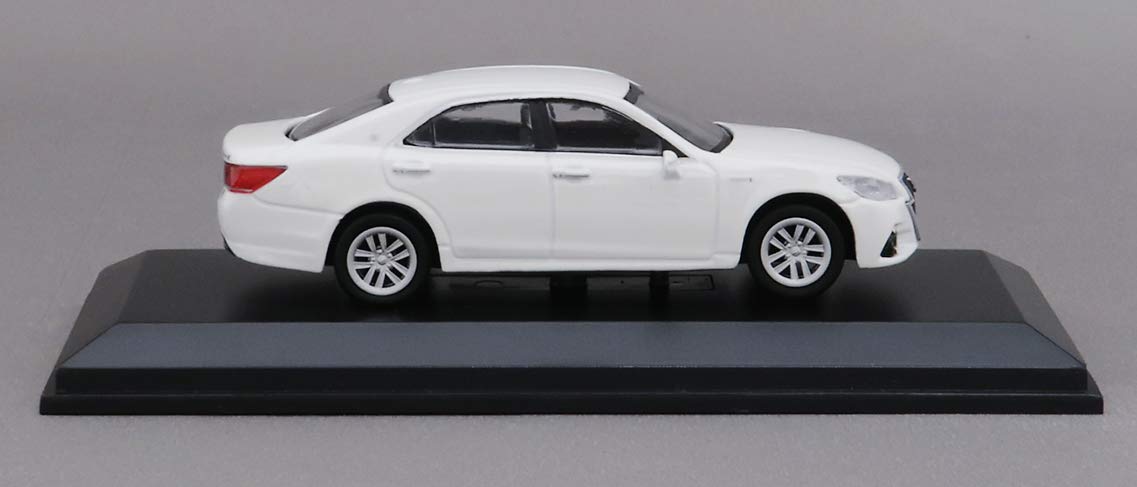 Kyosho Original 1/64 Toyota Crown White Finished Product Limited Ks07042Crw Scale Models- Japan Figure Store - #1 Bring To You The Best Japanese Goods