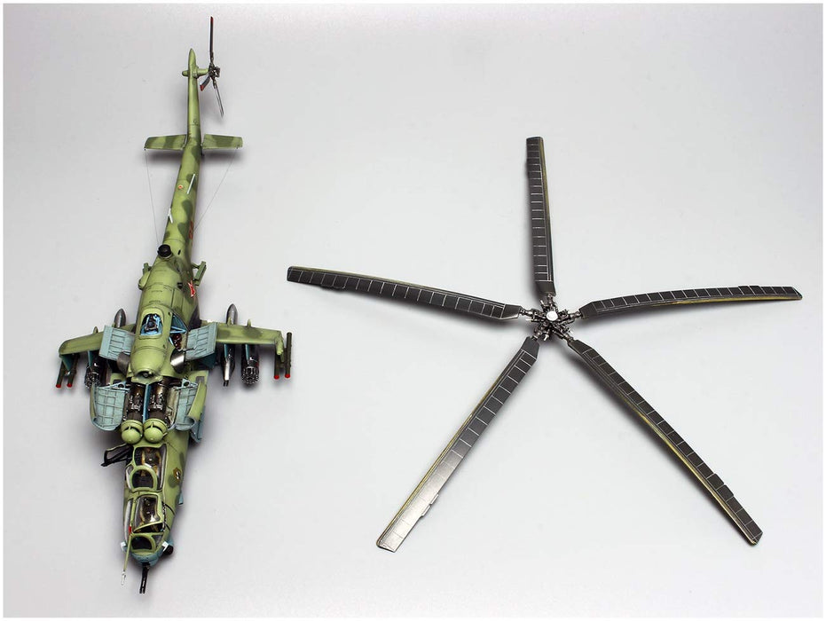 PLATZ Ae-16 Mi-24V/Vp Hind E 1/72 Scale Plastic Model Kit- Japan Figure Store - #1 Bring To You The Best Japanese Goods