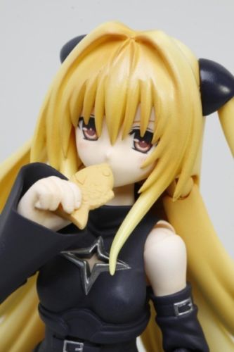 S.h.figuarts To Love Ru Darkness Golden Darkness Konjiki No Yami Figure Bandai- Japan Figure Store - #1 Bring To You The Best Japanese Goods