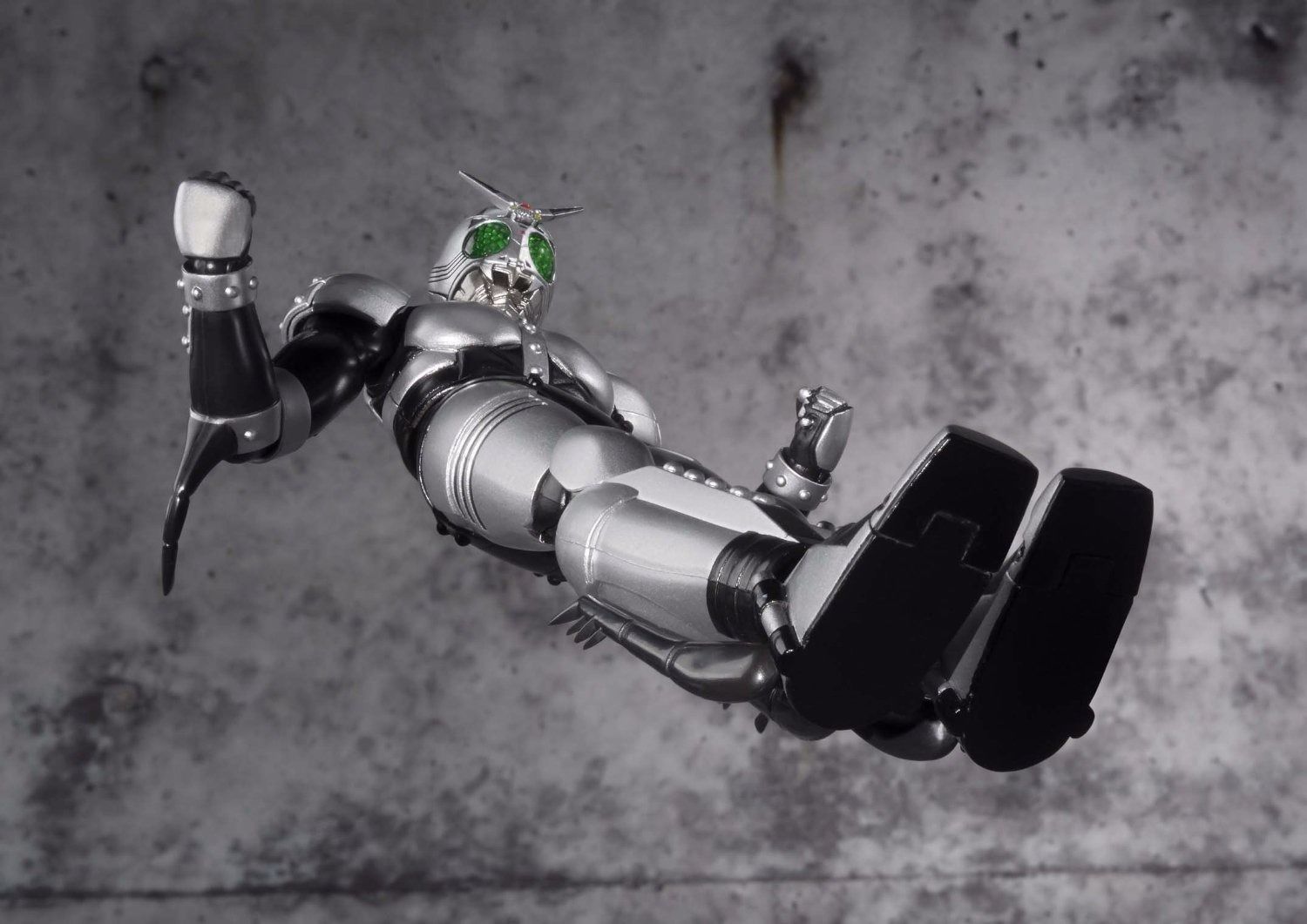 S.h.figuarts Masked Kamen Rider Black Rx Shadow Moon Renewal Ver Figure Bandai- Japan Figure Store - #1 Bring To You The Best Japanese Goods