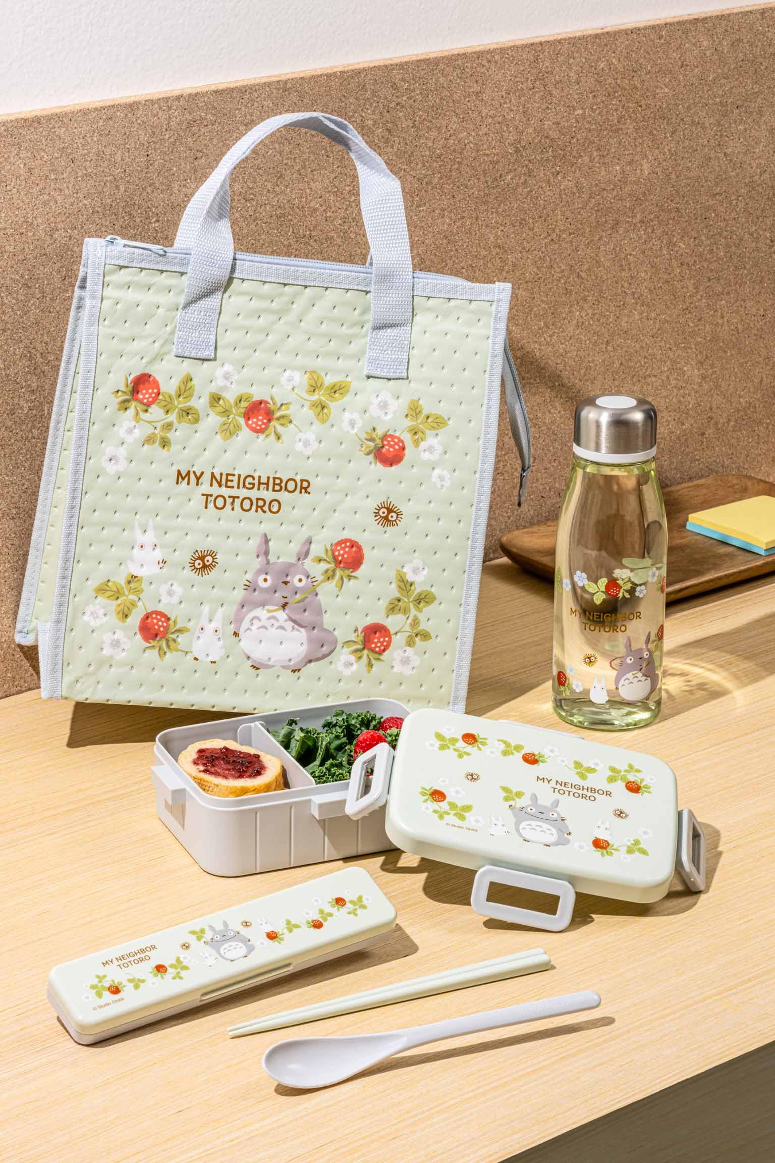 Skater Direct 500ml My Neighbor Totoro Strawberry Water Bottle with Tea Strainer PTY5-A- Japan Figure Store - #1 Bring To You The Best Japanese Goods