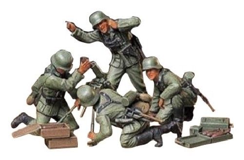 Tamiya 1/35 German Infantry Mortar Team Model Kit - Japan Figure