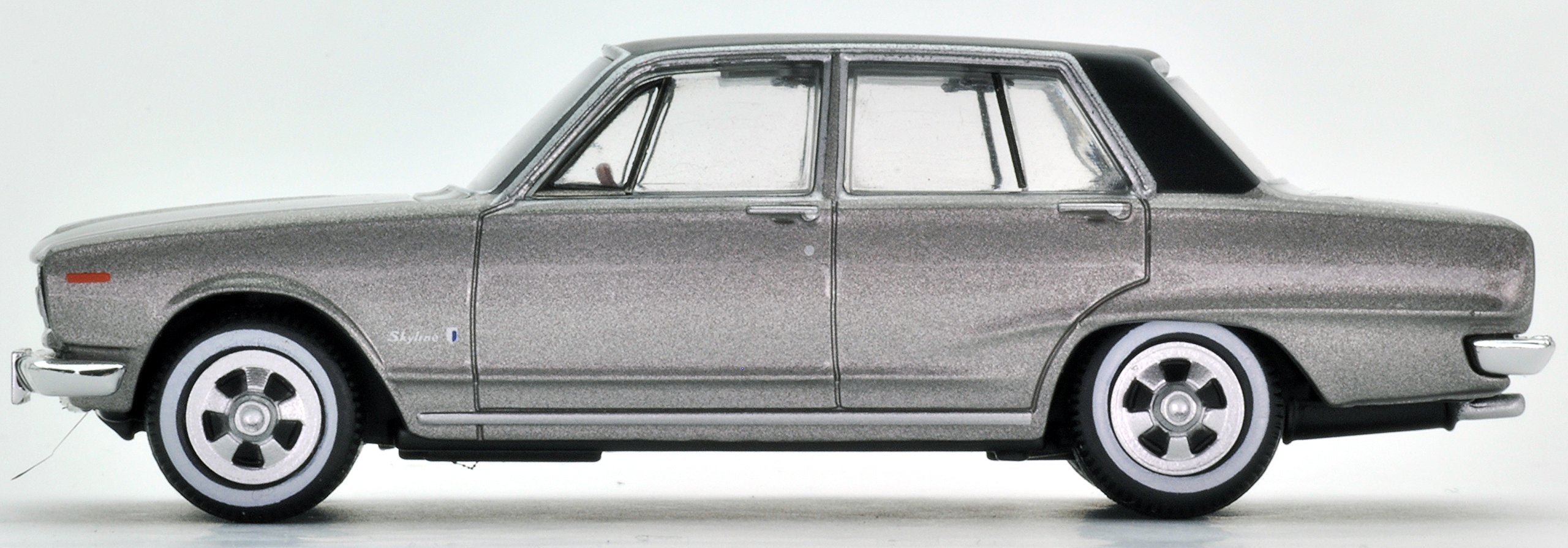 Tomytec Tomica Vintage Limited 1/64 Japanese Skyline 2000Gt Silver Car- Japan Figure Store - #1 Bring To You The Best Japanese Goods