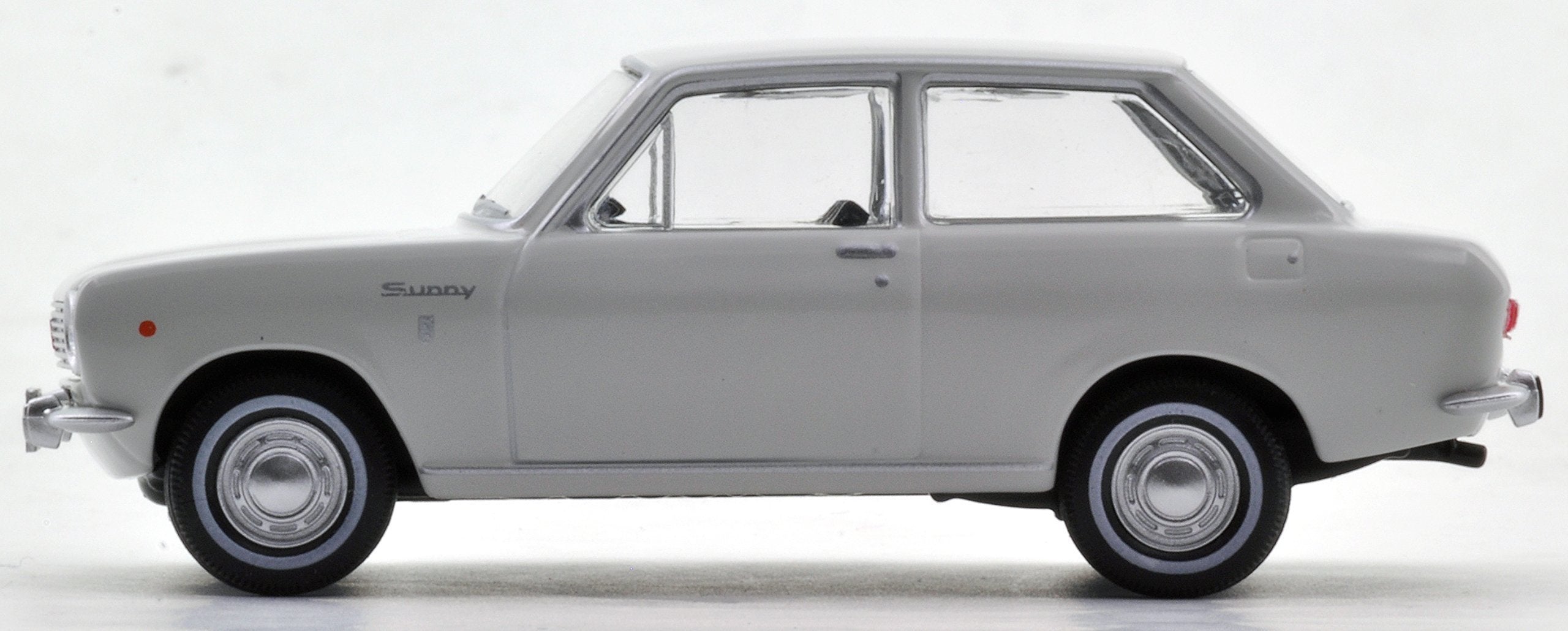 Tomytec Tomica Limited Sunny 1000 2-Door Sedan Dx White 1/64 Lv-N83C Finished Product- Japan Figure Store - #1 Bring To You The Best Japanese Goods