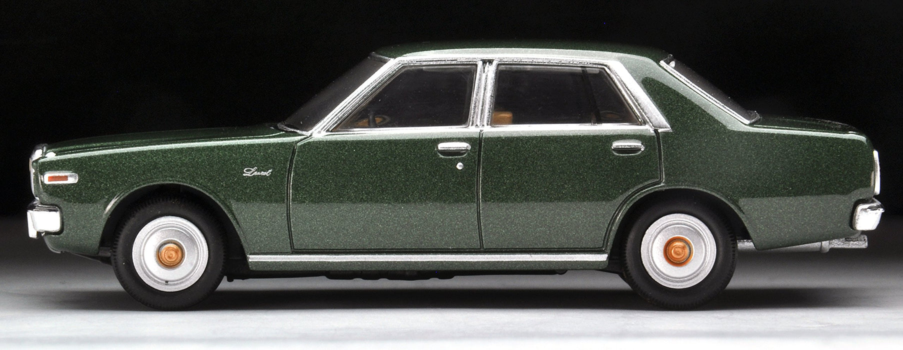 Tomytec Tomica Limited Vintage Neo 1/64 Nissan Laurel 1977 Green Model Car- Japan Figure Store - #1 Bring To You The Best Japanese Goods